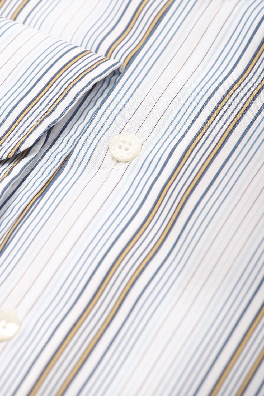 shop ETRO Saldi Camicia: Etro camicia in cotone a righe.
Camicia realizzata in cotone a righe.
Logo ricamato su petto.
Composizione: 100% cotone.
Vestibilità regular.
Polsini con doppio bottone.
Fabbricato in Italia.. MRIB0002 99TR519-S8451 number 9215922